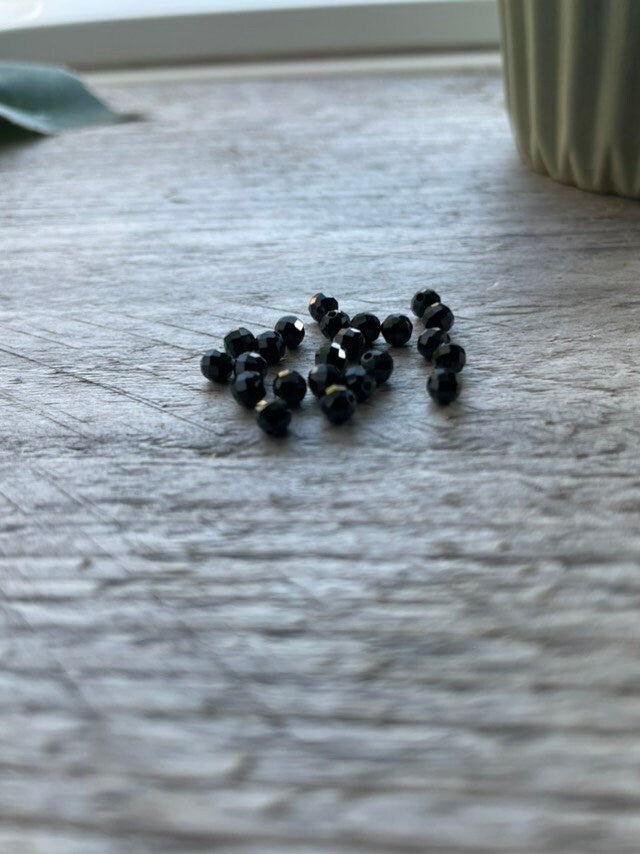 Natural black spinel beads 4mm