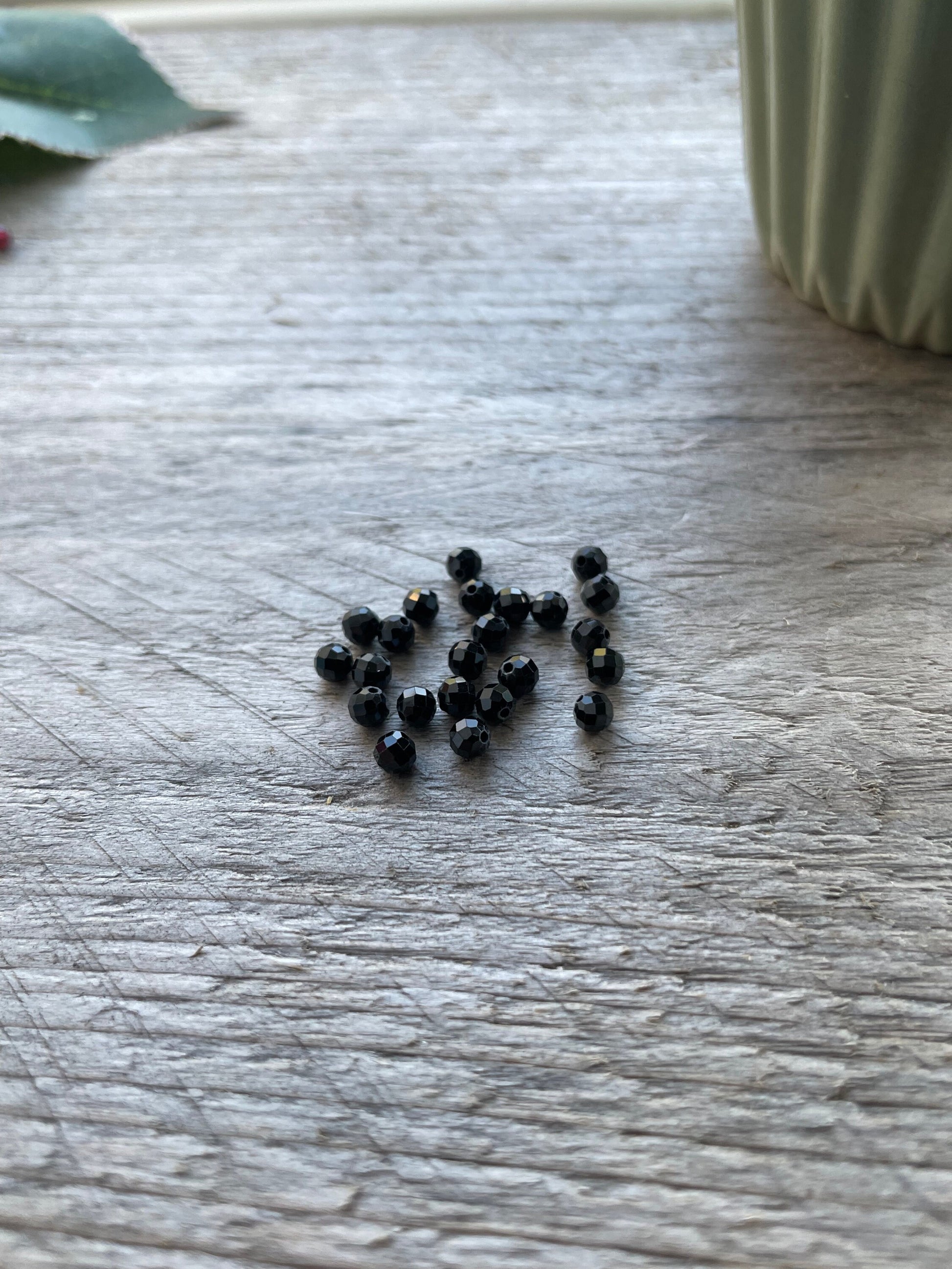 Natural black spinel beads 4mm