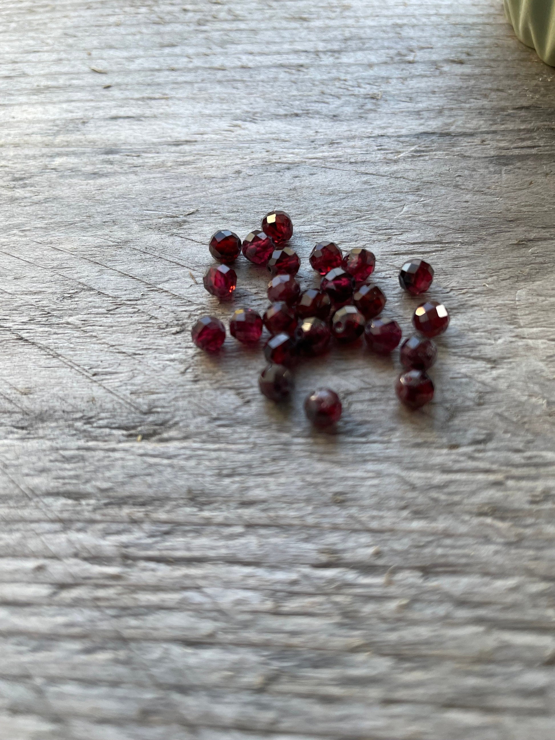 Natural Garnet Beads faceted round 3.5 mm,hole 0.5mm