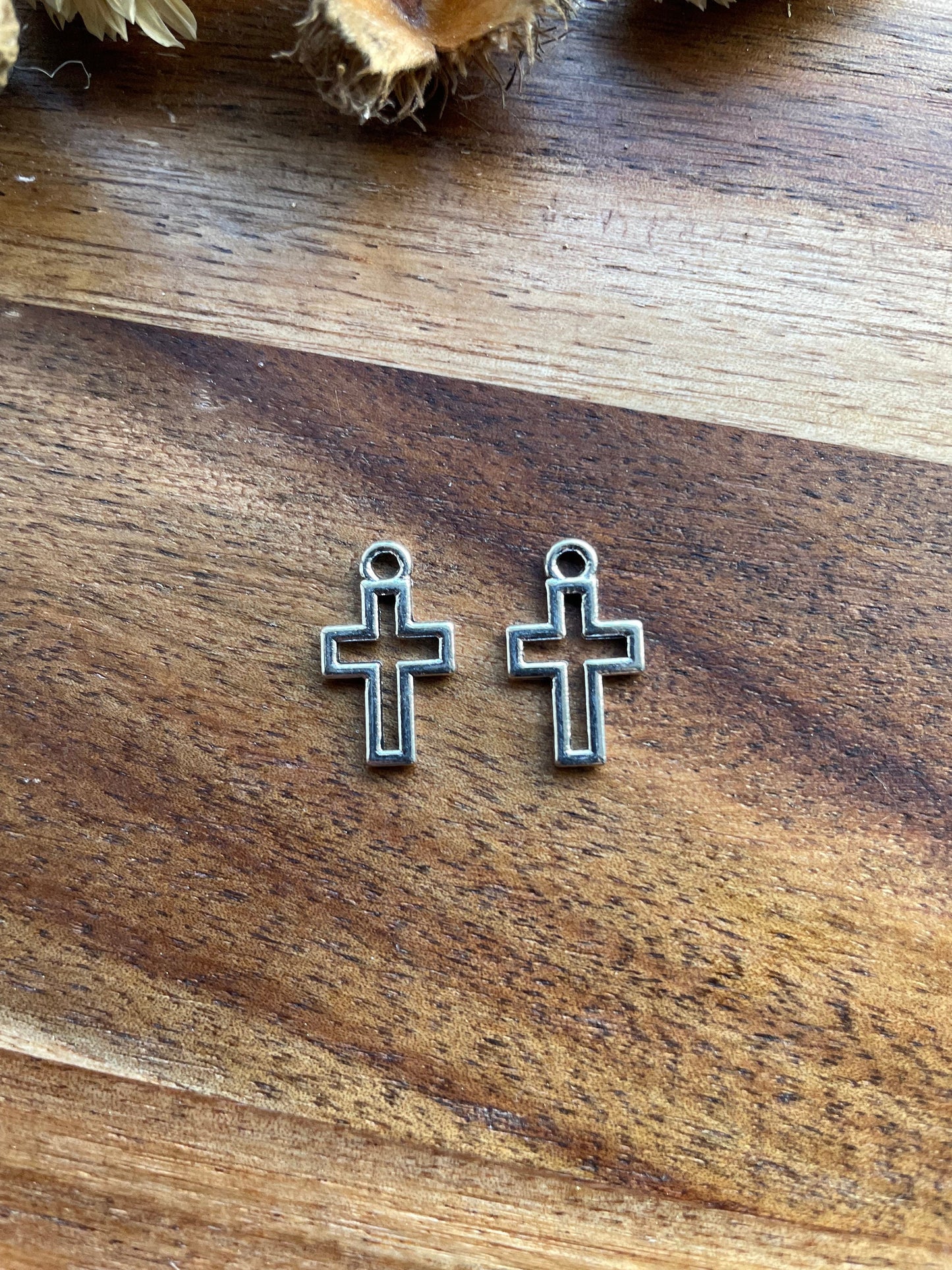 Cross charm 10 x 18mm