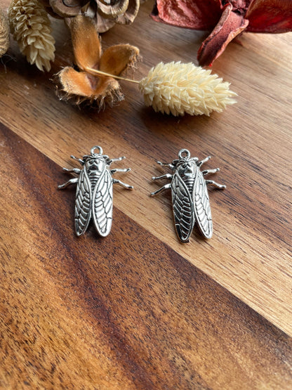 Cicada charms silver 27 x 22mm