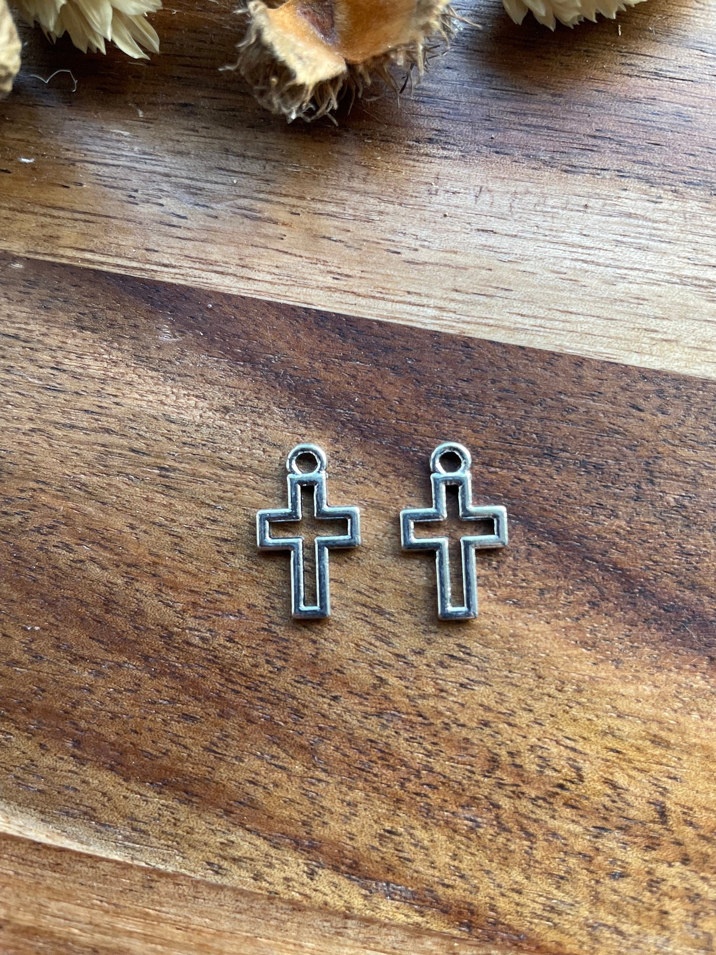 Cross charm 10 x 18mm