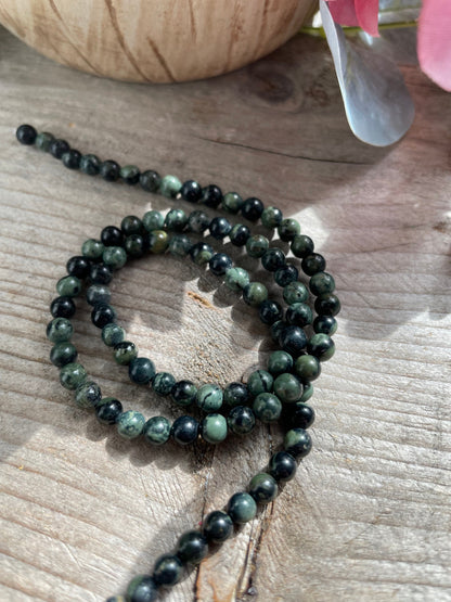 Green sparrow 4mm beads