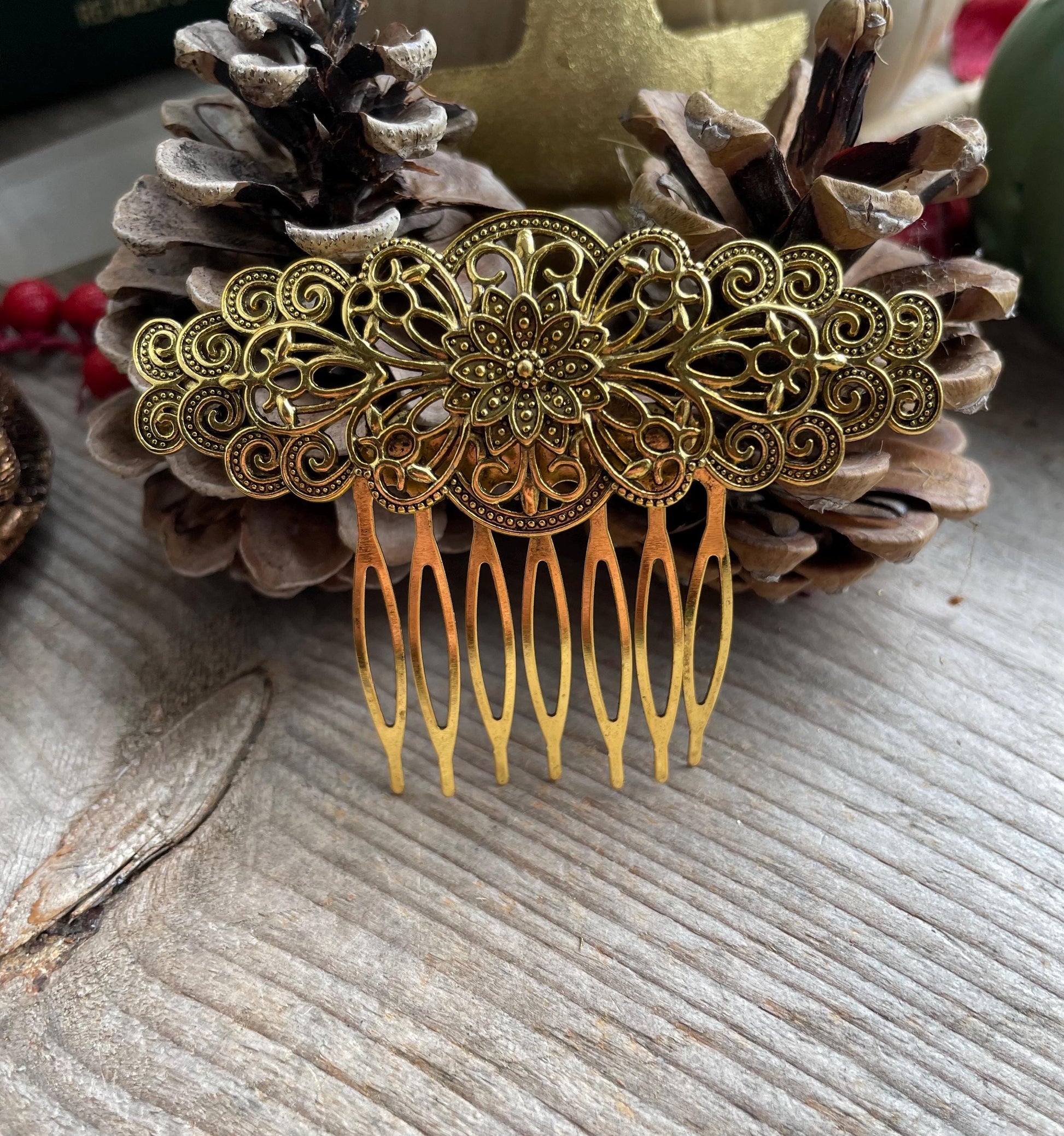 Flower Filigree hair comb in Antique gold